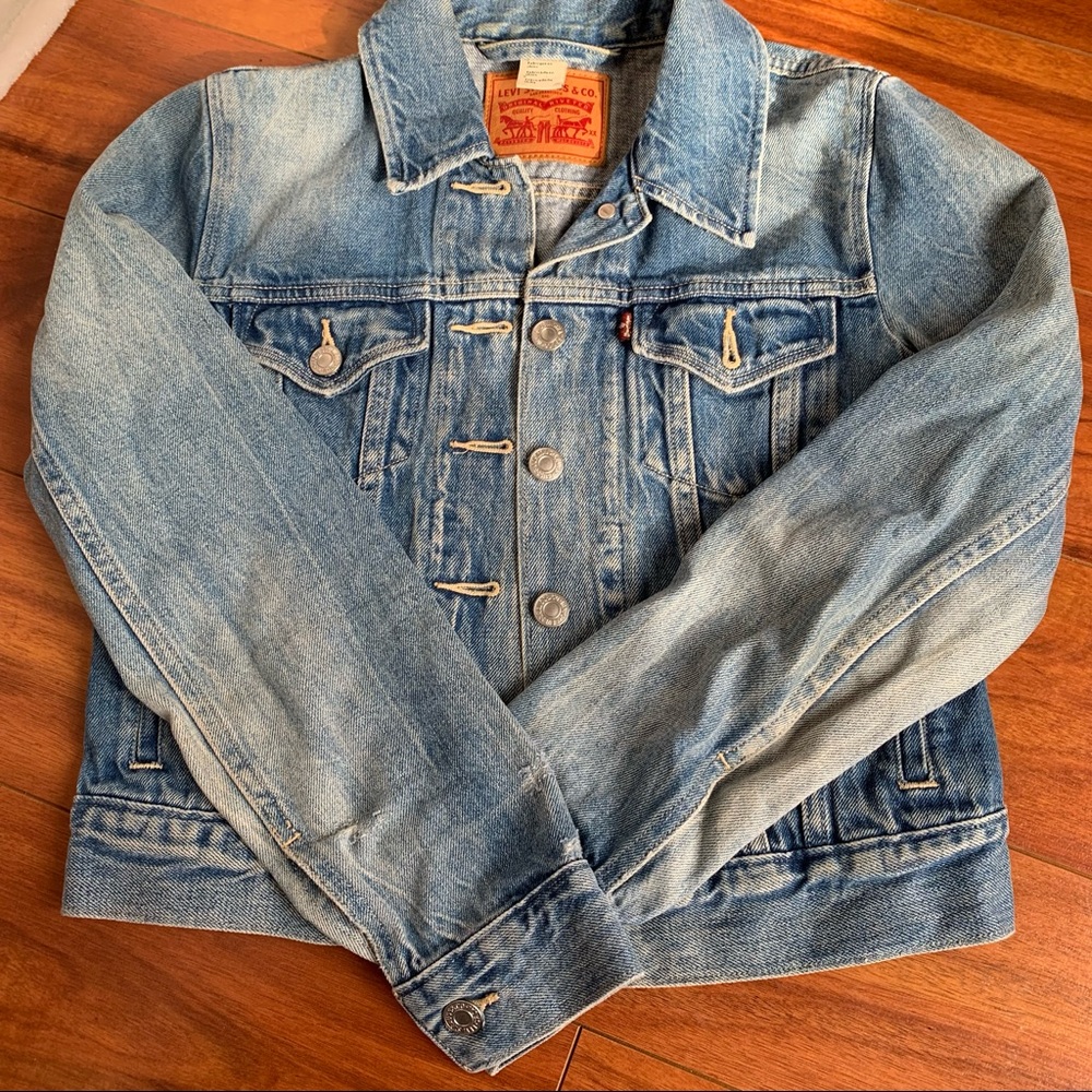Levi’s women’s denim jacket